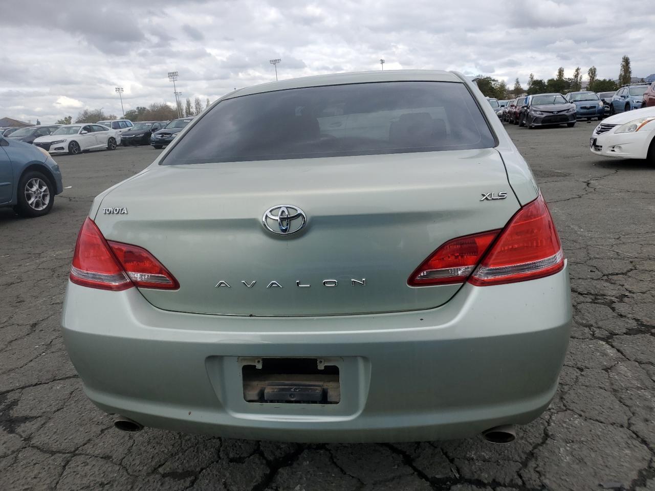 2005 Toyota Avalon Xl VIN: 4T1BK36B25U040556 Lot: 93729305
