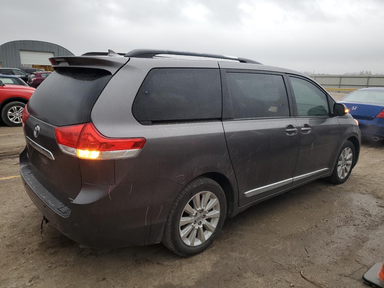 2013 Toyota Sienna Xle VIN: 5TDDK3DC2DS051083 Lot: 93783165