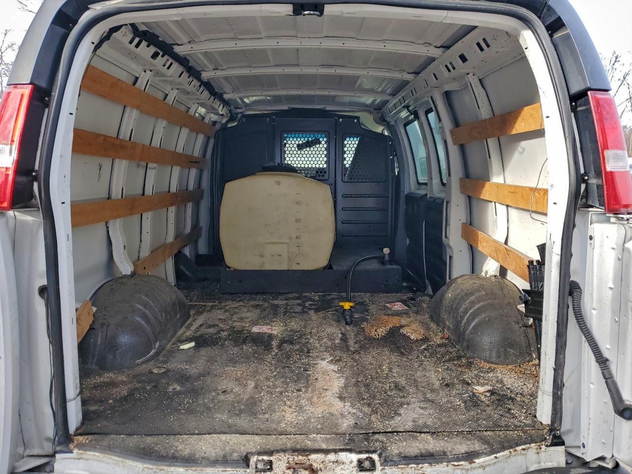 2021 Chevrolet Express G2500 VIN: 1GCWGAF78M1225489 Lot: 92990675