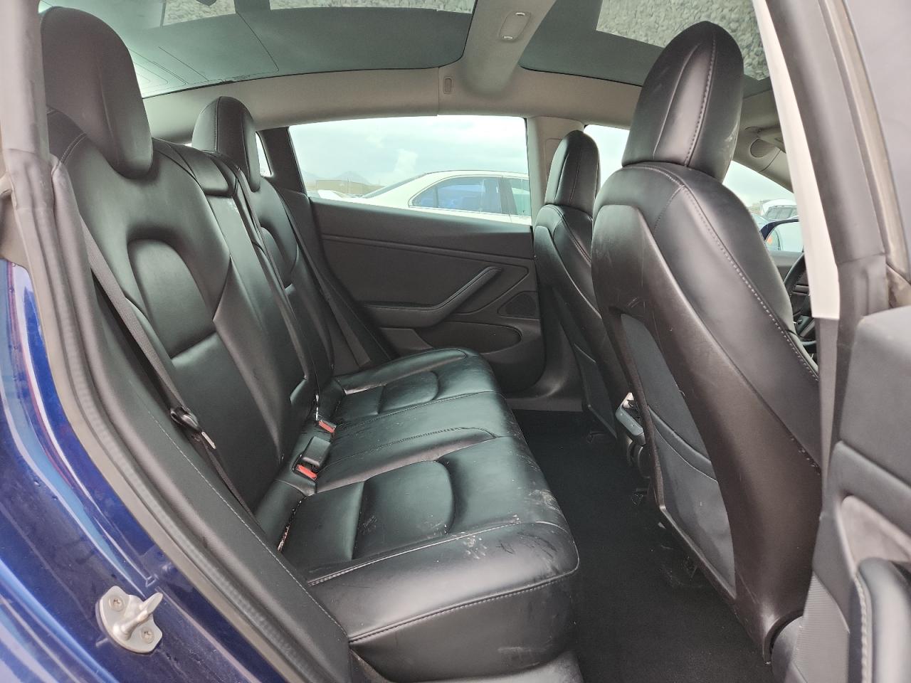 2019 Tesla Model 3 VIN: 5YJ3E1EB9KF453990 Lot: 93742275