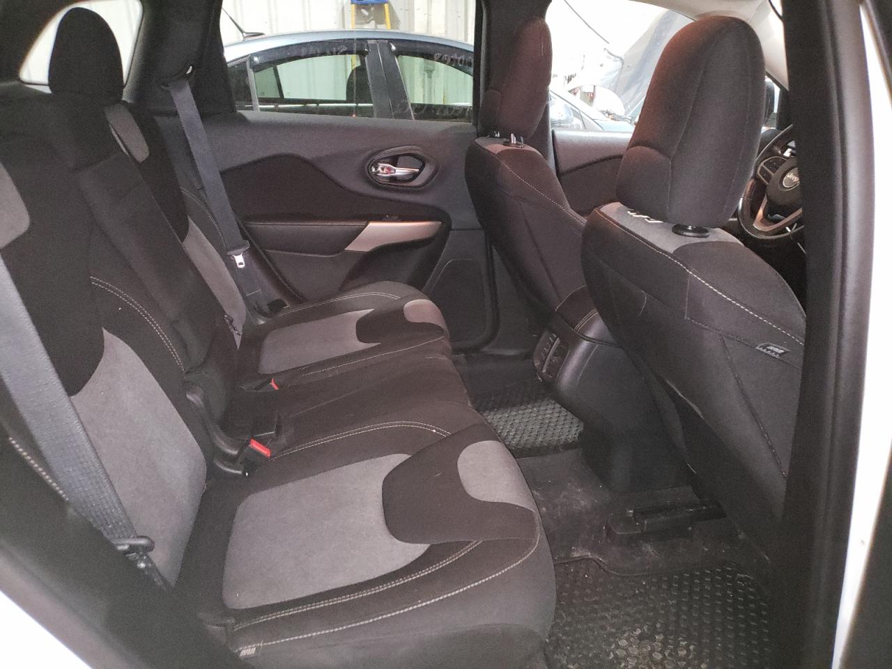 2018 Jeep Cherokee Latitude VIN: 1C4PJMCB7JD506306 Lot: 91300785