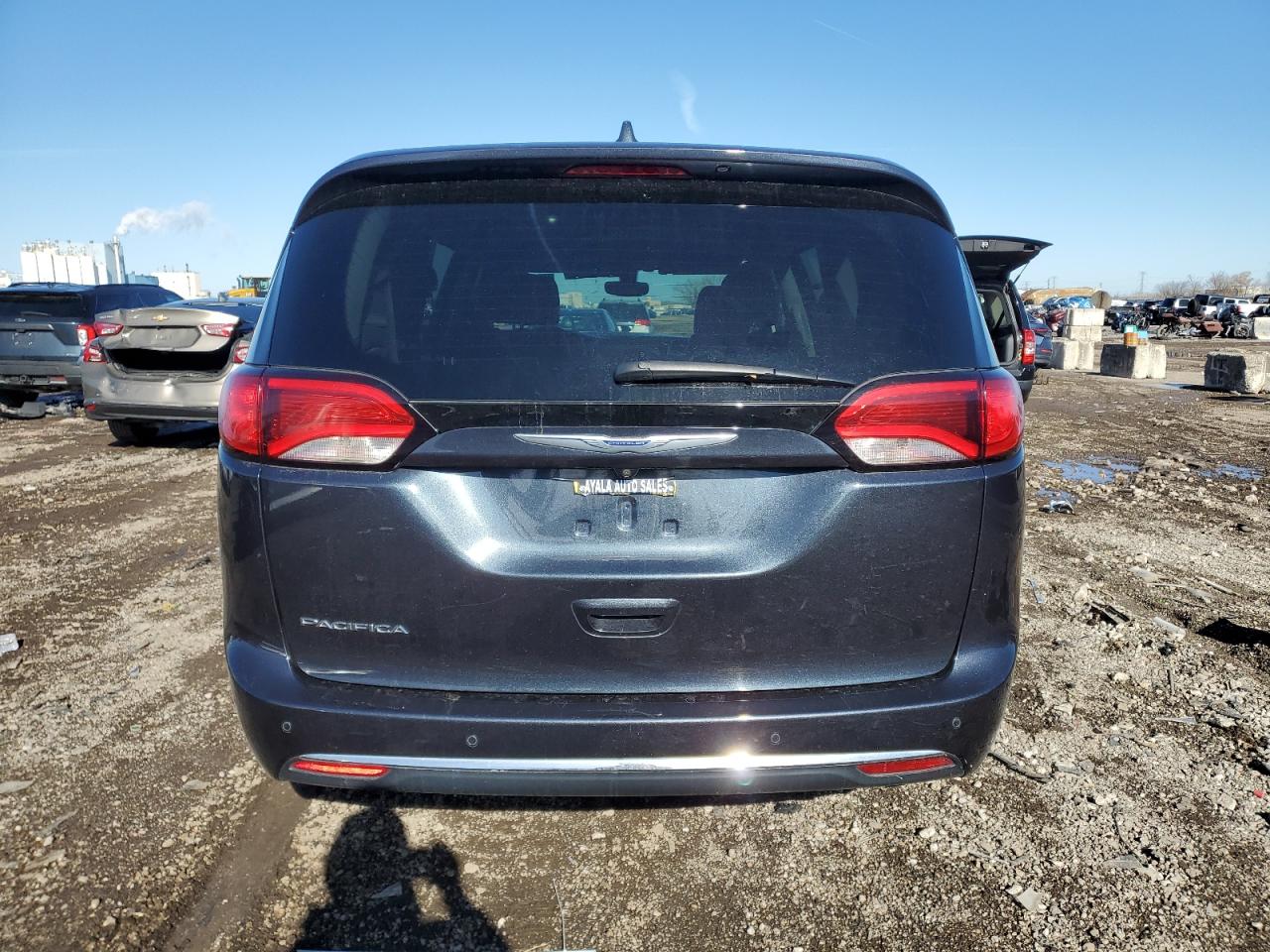 2020 Chrysler Pacifica Touring L VIN: 2C4RC1BG8LR271266 Lot: 92425635