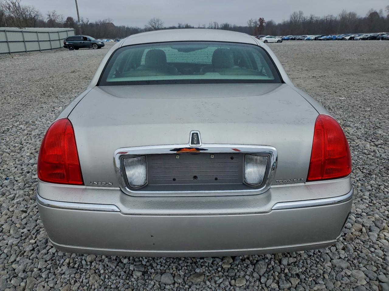 2003 Lincoln Town Car Executive VIN: 1LNHM81W23Y695317 Lot: 93458975