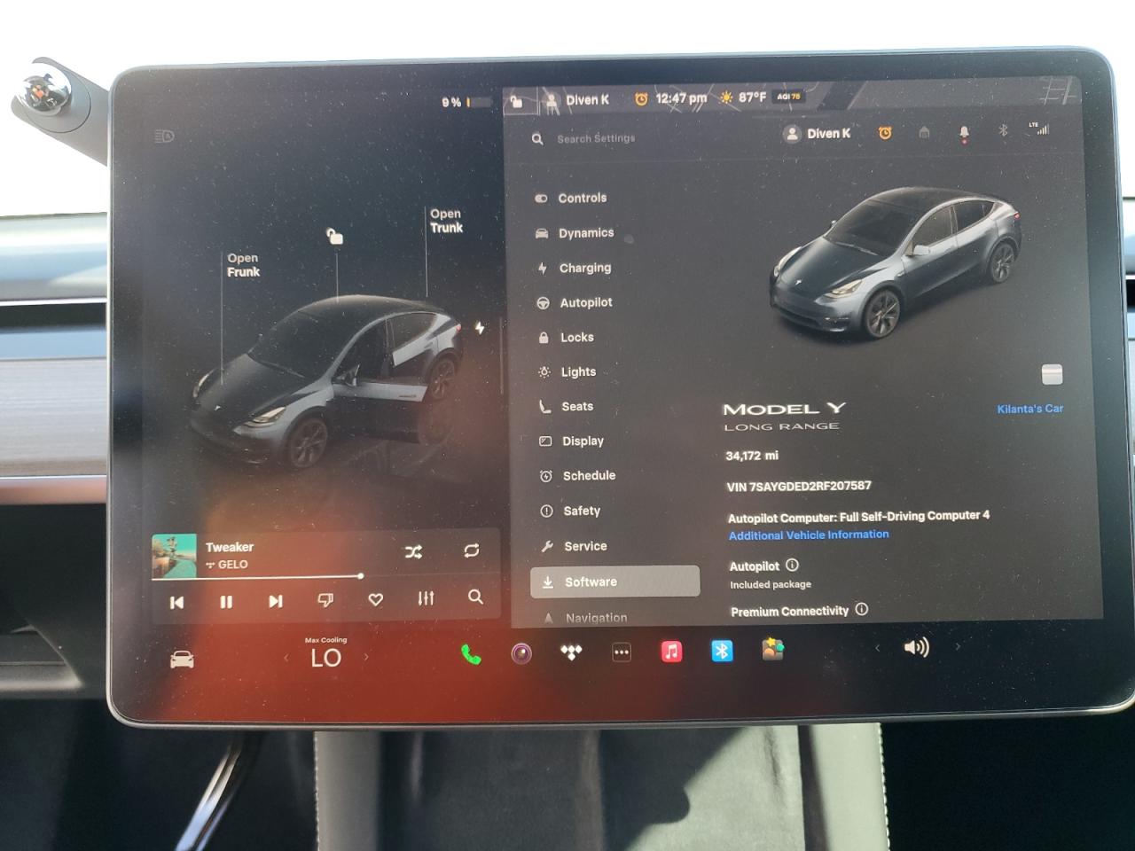 2024 Tesla Model Y VIN: 7SAYGDED2RF207587 Lot: 92103475