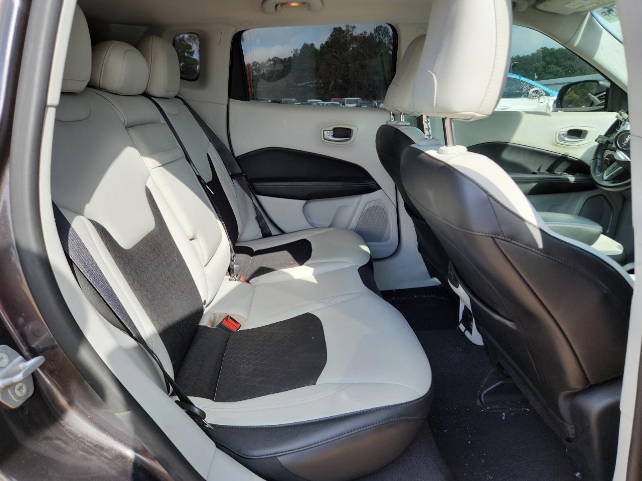 2018 Jeep Compass Latitude VIN: 3C4NJCBB0JT268201 Lot: 93586975