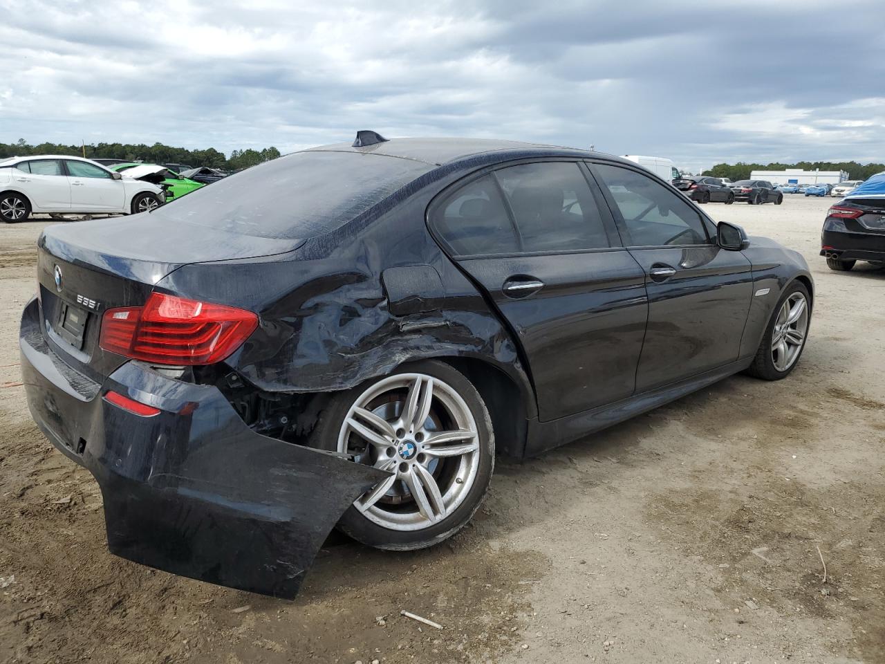 Фото: WBA5B1C50FG126448