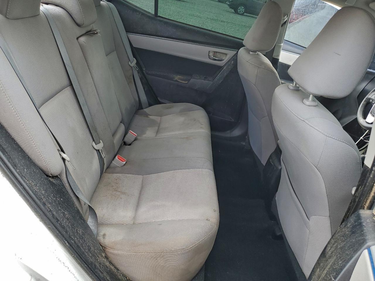 2015 Toyota Corolla L VIN: 5YFBURHE1FP194506 Lot: 93561195