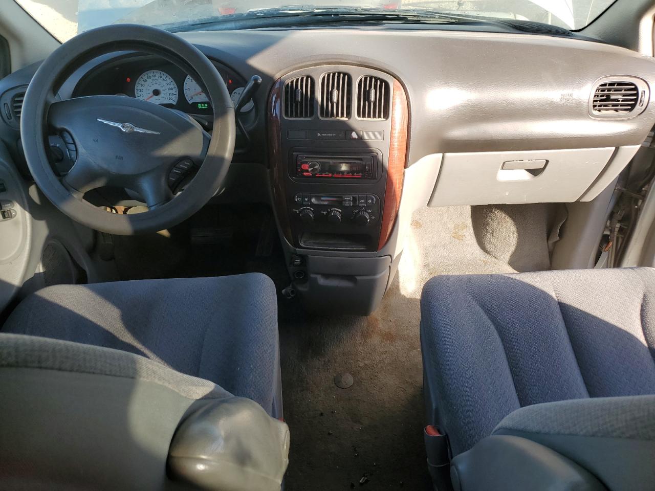 2005 Chrysler Town & Country Lx VIN: 2C4GP44R45R592929 Lot: 92272585