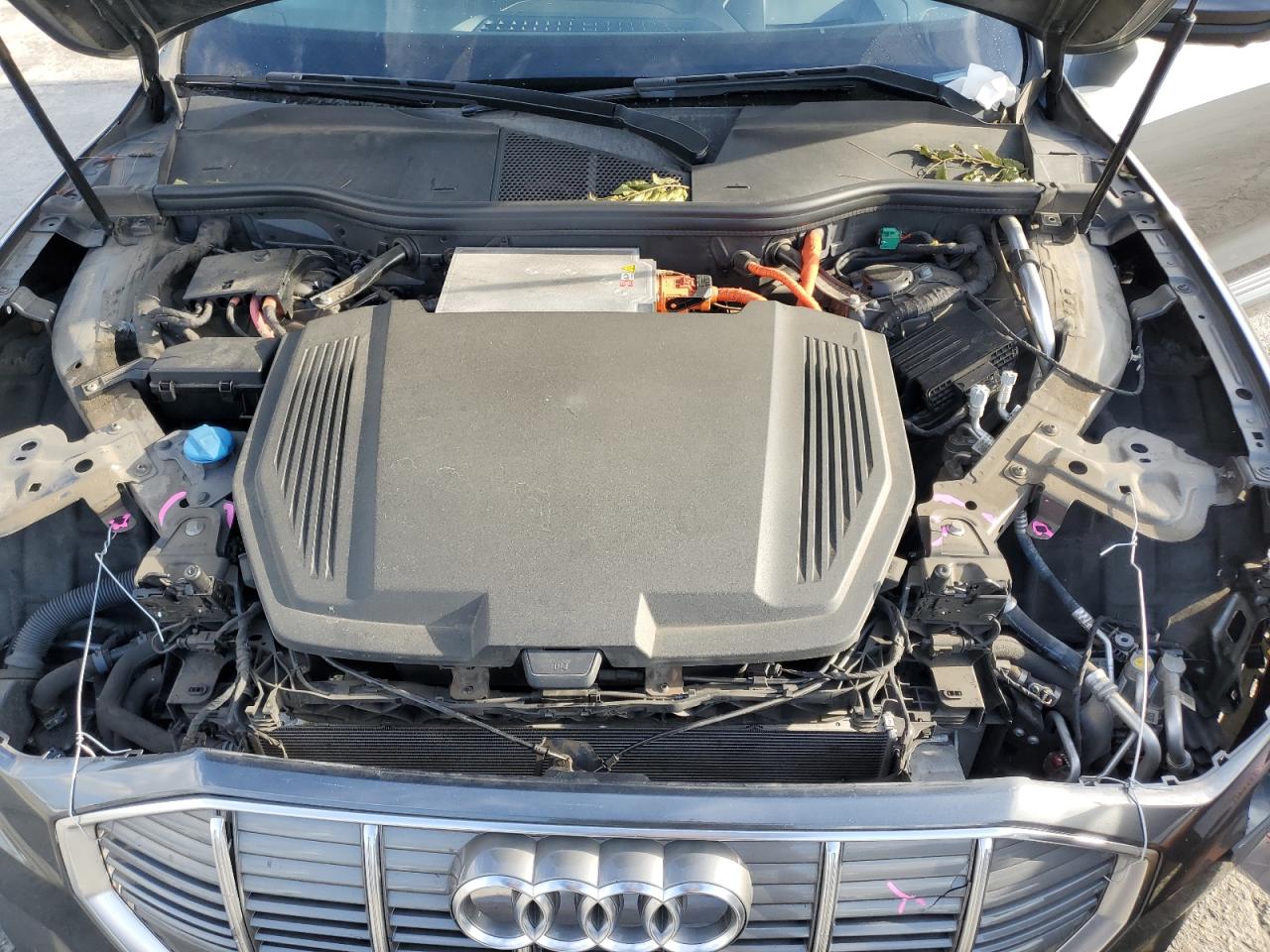 2019 Audi E-Tron Prestige VIN: WA1VAAGE8KB007581 Lot: 92131045