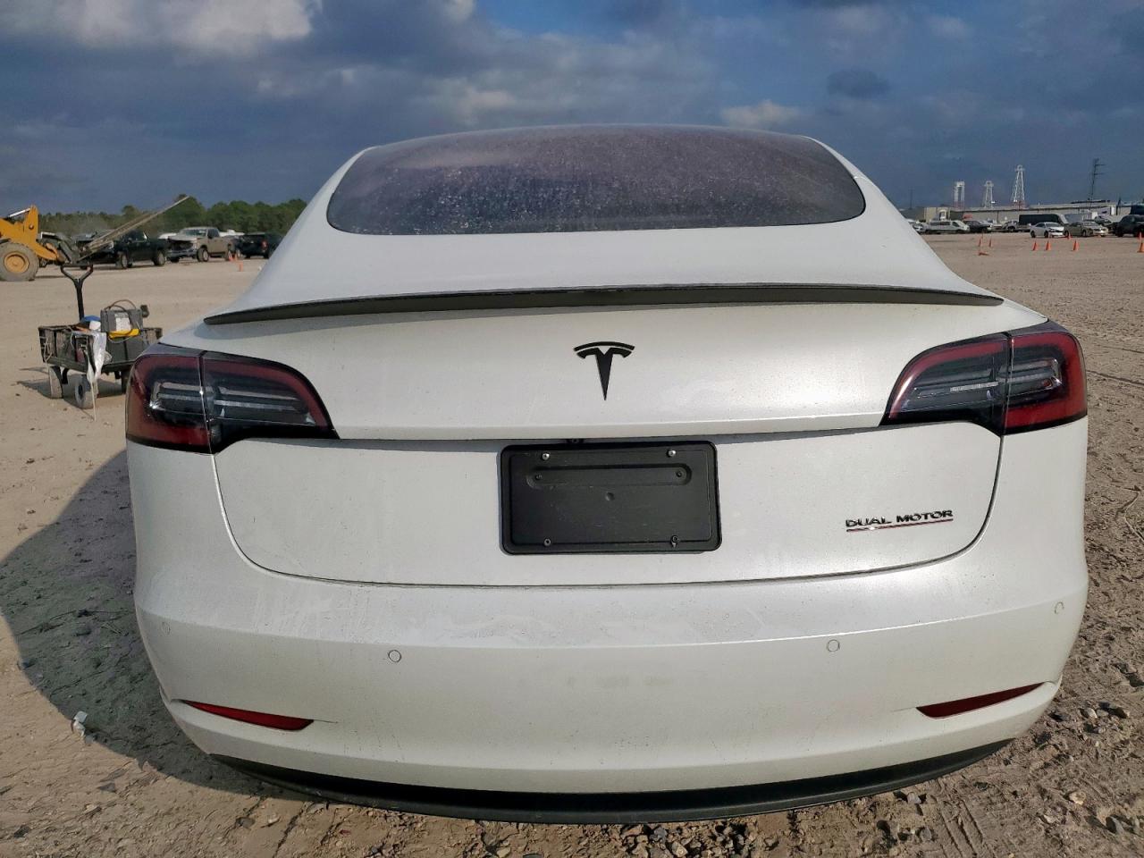 2018 Tesla Model 3 VIN: 5YJ3E1EB5JF186023 Lot: 93720005