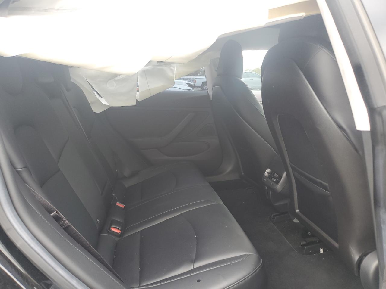 2017 Tesla Model 3 VIN: 5YJ3E1EA4HF001610 Lot: 93092015