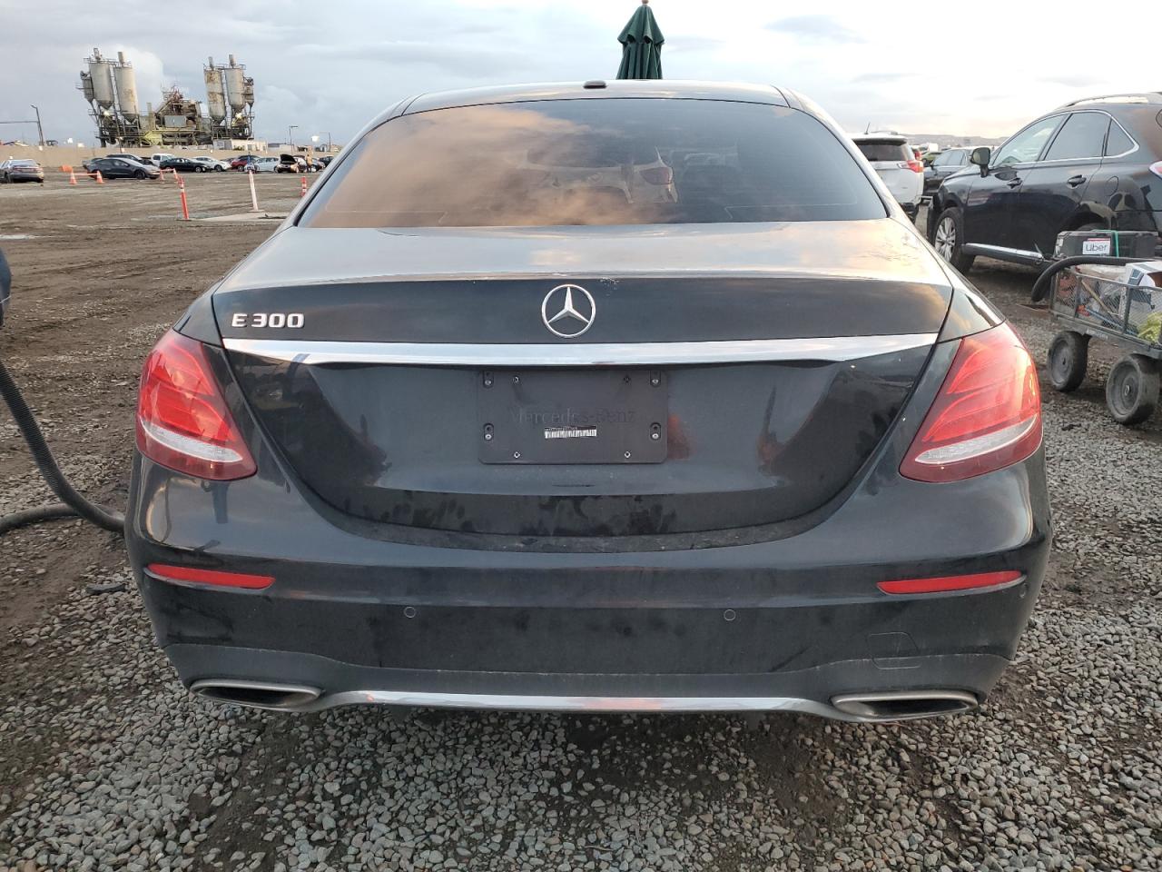 2018 Mercedes-Benz E 300 VIN: WDDZF4JB7JA471979 Lot: 93790085
