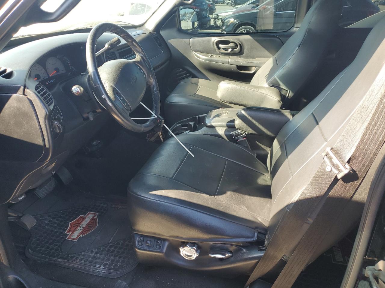 2000 Ford F150 VIN: 2FTRX07L1YCB11650 Lot: 92692065