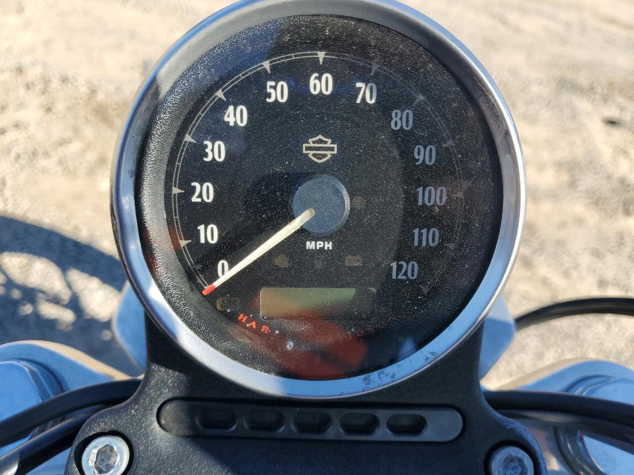 2017 Harley-Davidson Xl883 Superlow VIN: 1HD4CR212HC426977 Lot: 92220375