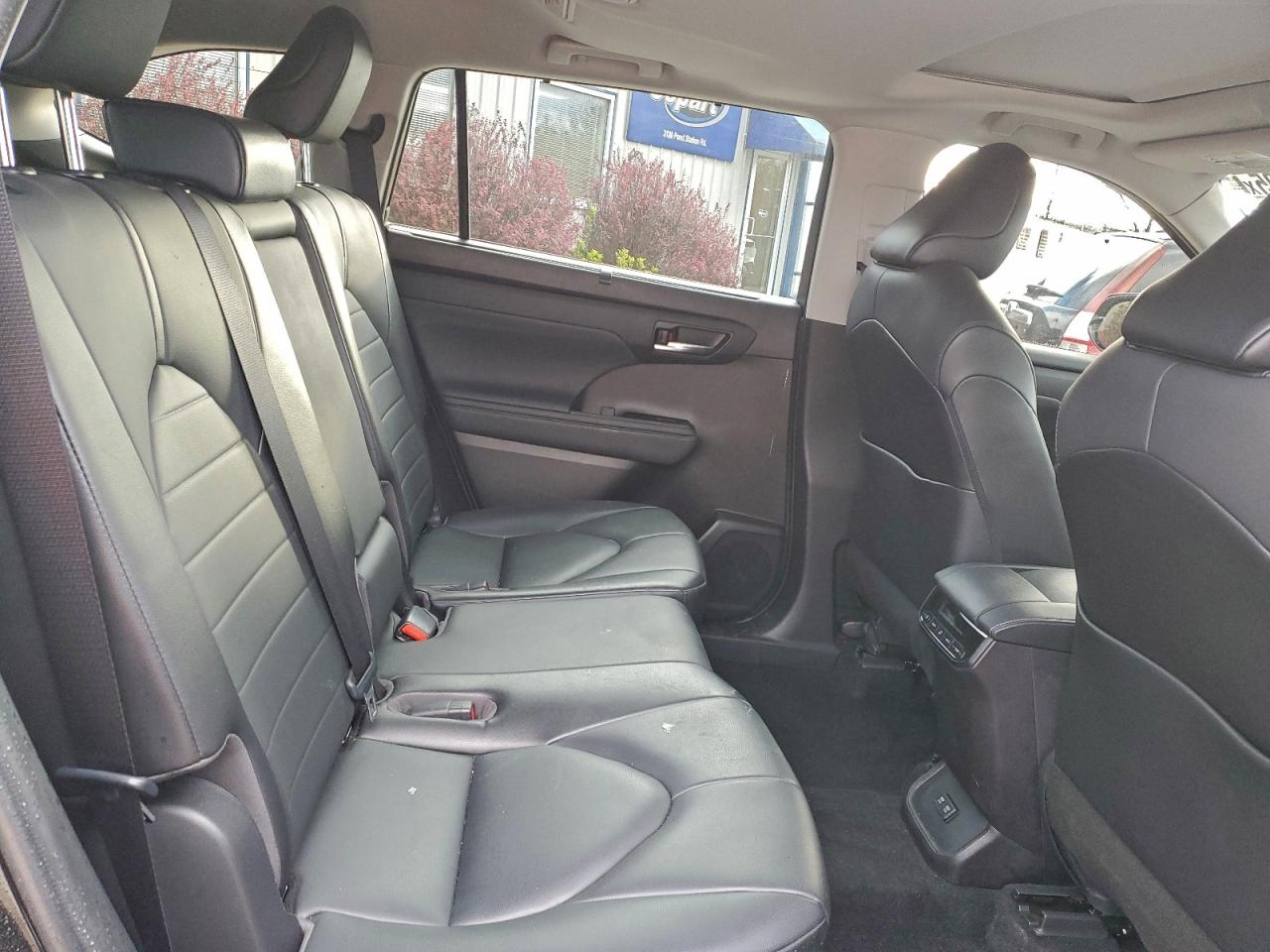 2021 Toyota Highlander Xle VIN: 5TDGZRBH6MS556120 Lot: 94405495