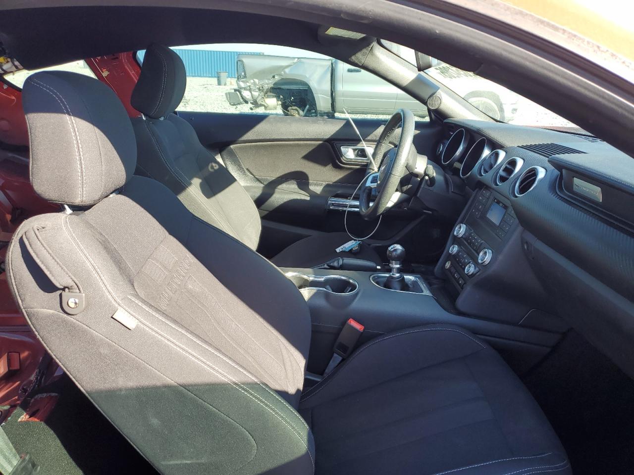 2019 Ford Mustang VIN: 1FA6P8THXK5199401 Lot: 92654205