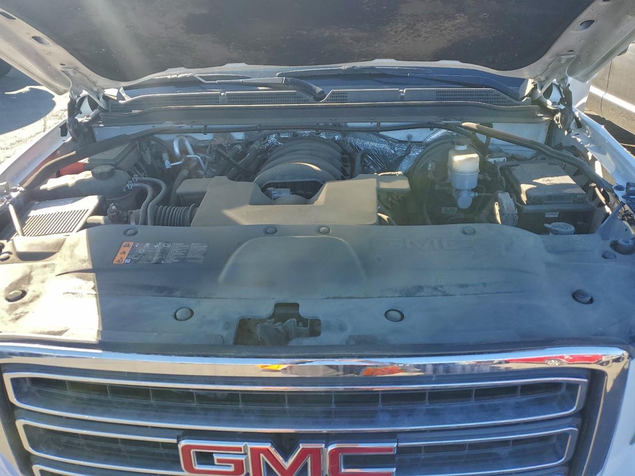 2018 GMC Yukon Xl K1500 Sle VIN: 1GKS2FEC9JR185207 Lot: 92909075