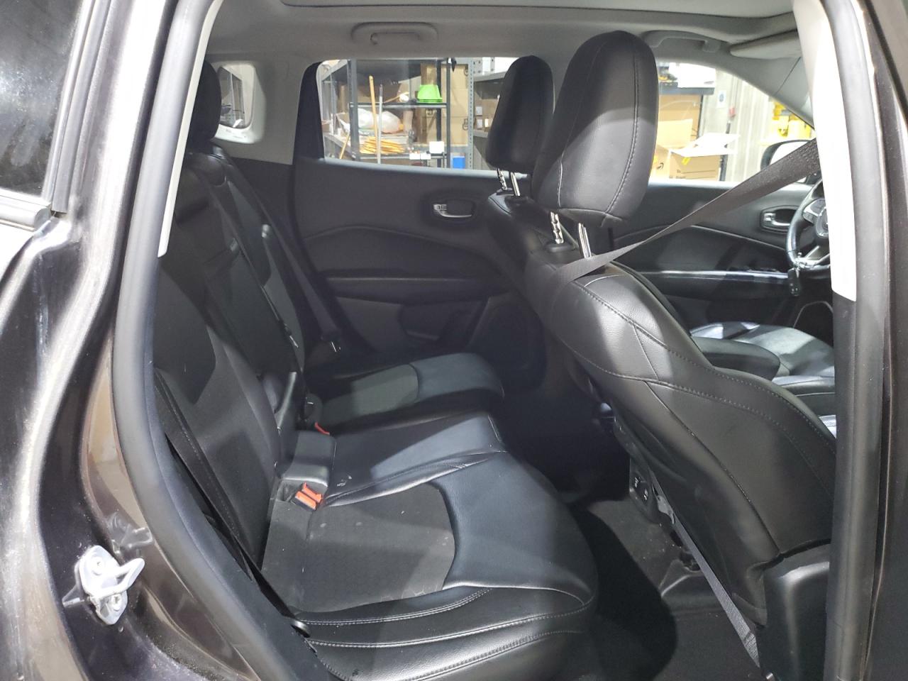 2018 Jeep Compass Latitude VIN: 3C4NJDBB8JT483010 Lot: 92864295