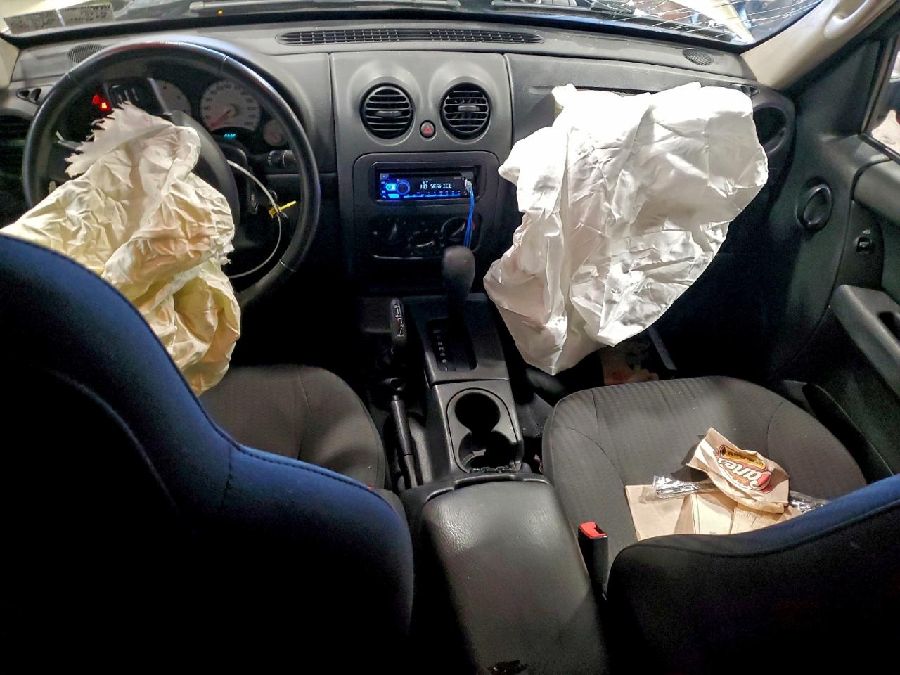 2003 Jeep Liberty Sport VIN: 1J4GL48K53W675017 Lot: 94731655