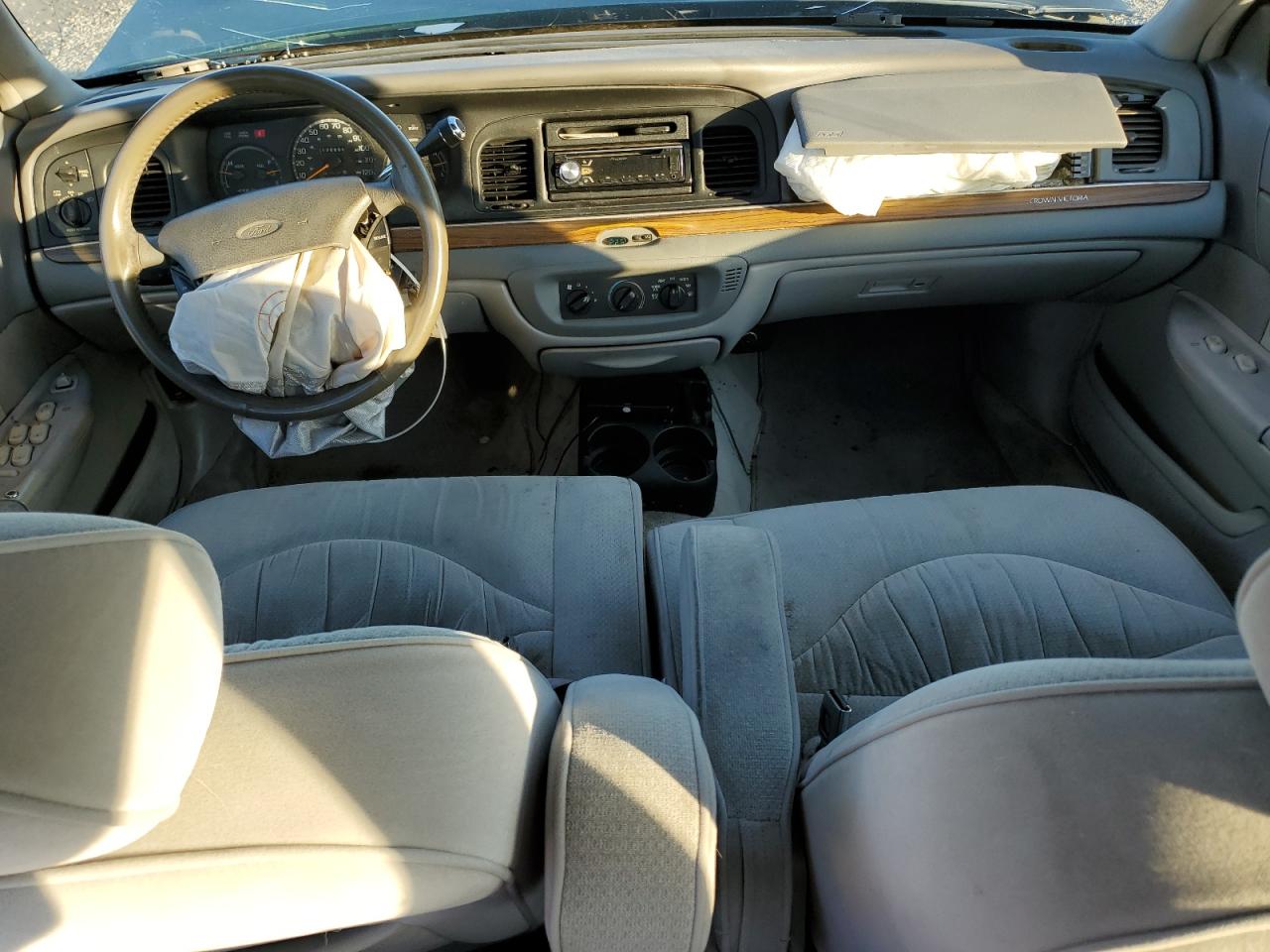 1996 Ford Crown Victoria Lx VIN: 2FALP74W4TX209561 Lot: 91763175