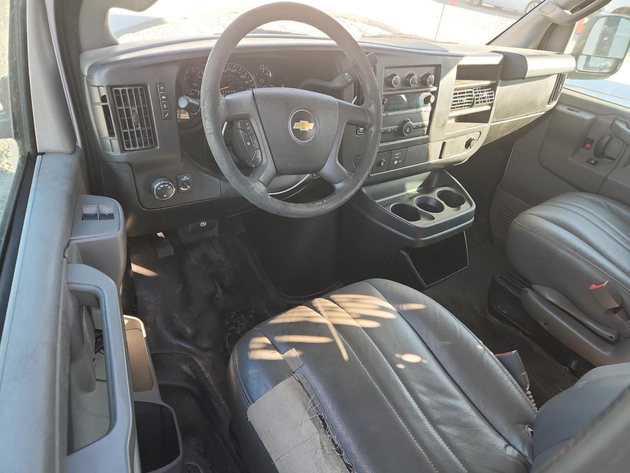 2017 Chevrolet Express G2500 VIN: 1GCWGAFF6H1132967 Lot: 92603745