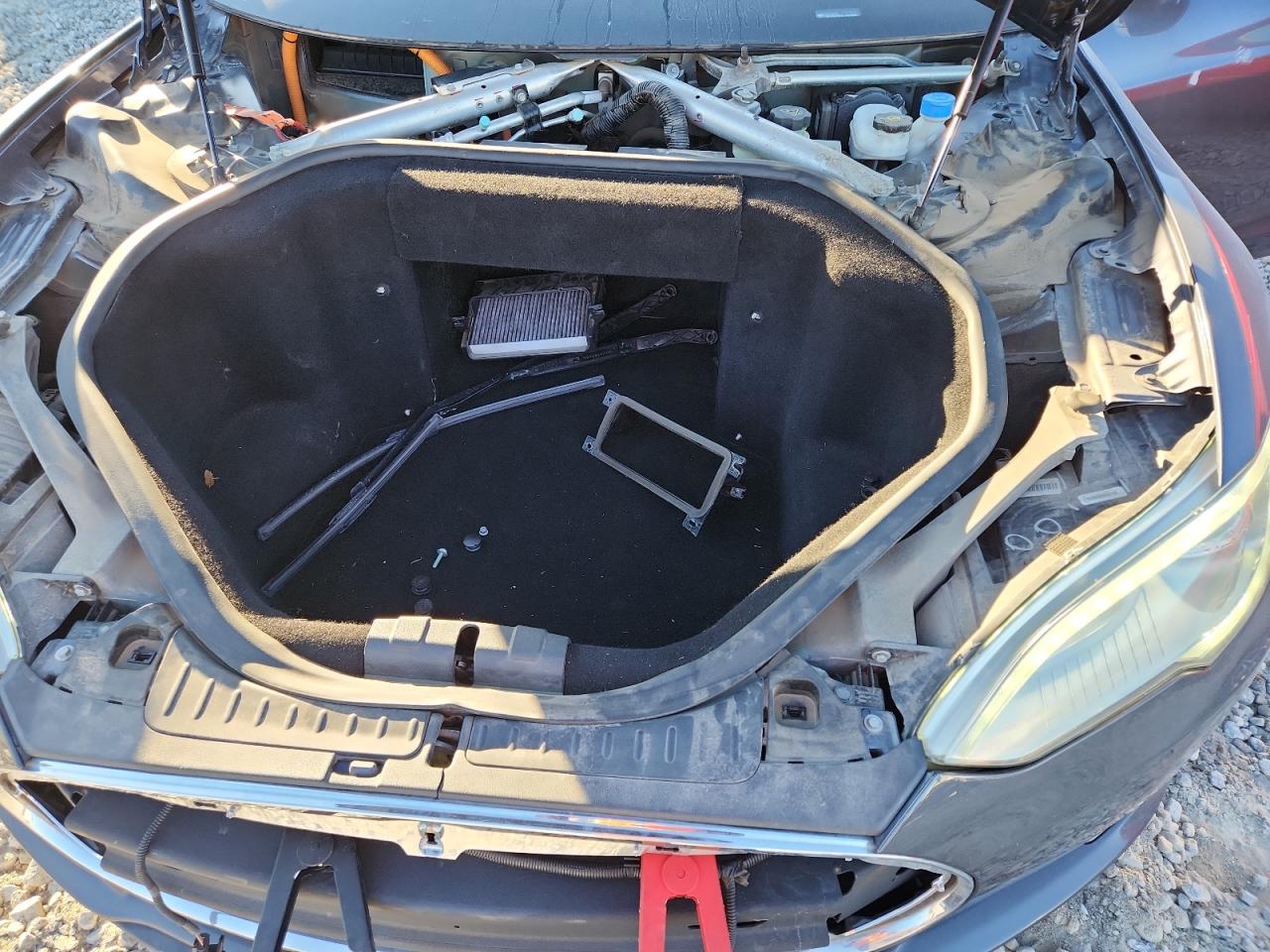 2014 Tesla Model S VIN: 5YJSA1S13EFP63690 Lot: 90750545