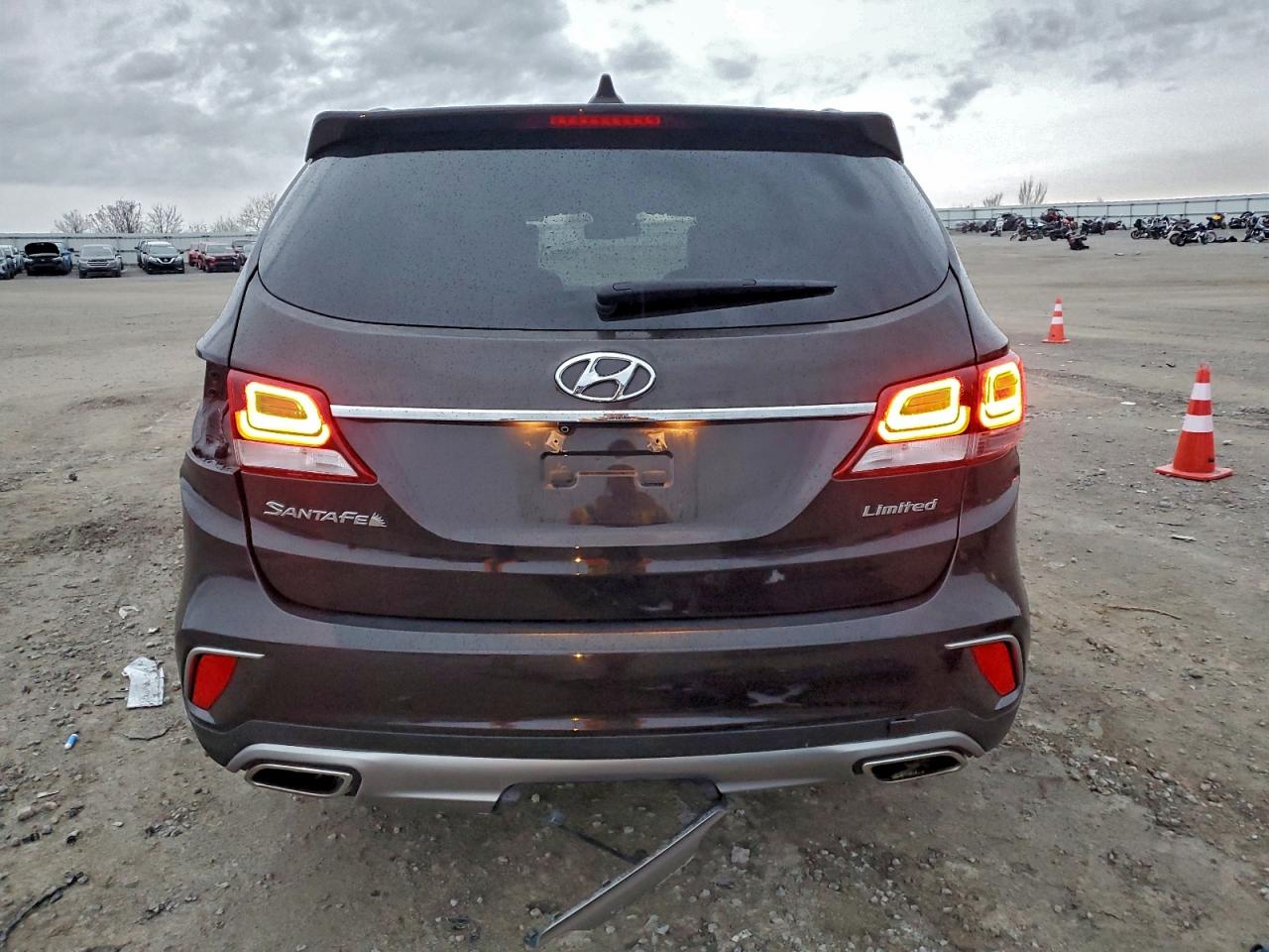2017 Hyundai Santa Fe Se VIN: KM8SN4HF8HU232419 Lot: 93431915