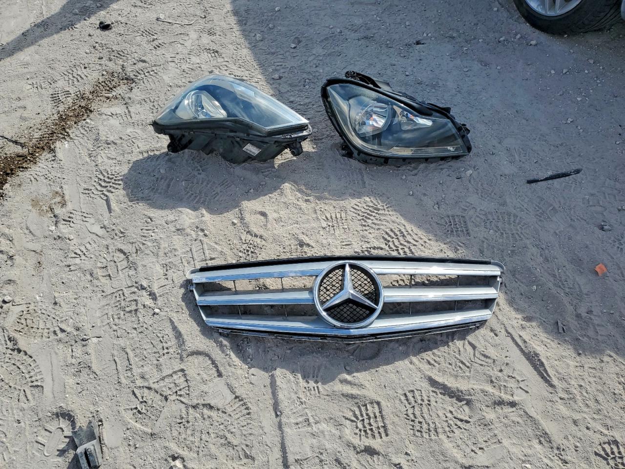 2013 Mercedes-Benz C 250 VIN: WDDGF4HB2DA852642 Lot: 94048915