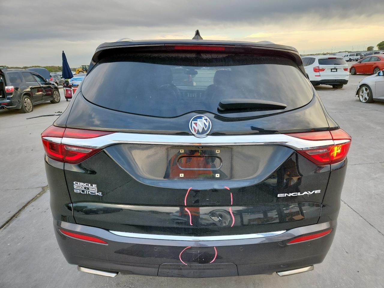 2018 Buick Enclave Essence VIN: 5GAERBKW8JJ156910 Lot: 90929515