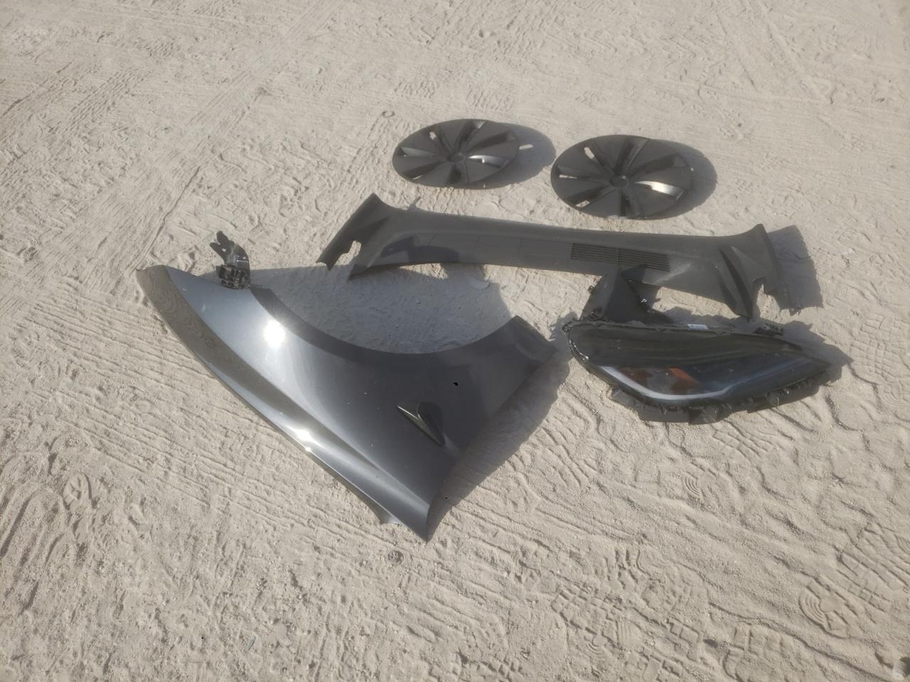 2024 Tesla Model 3 VIN: 5YJ3E1EAXRF726484 Lot: 92513585