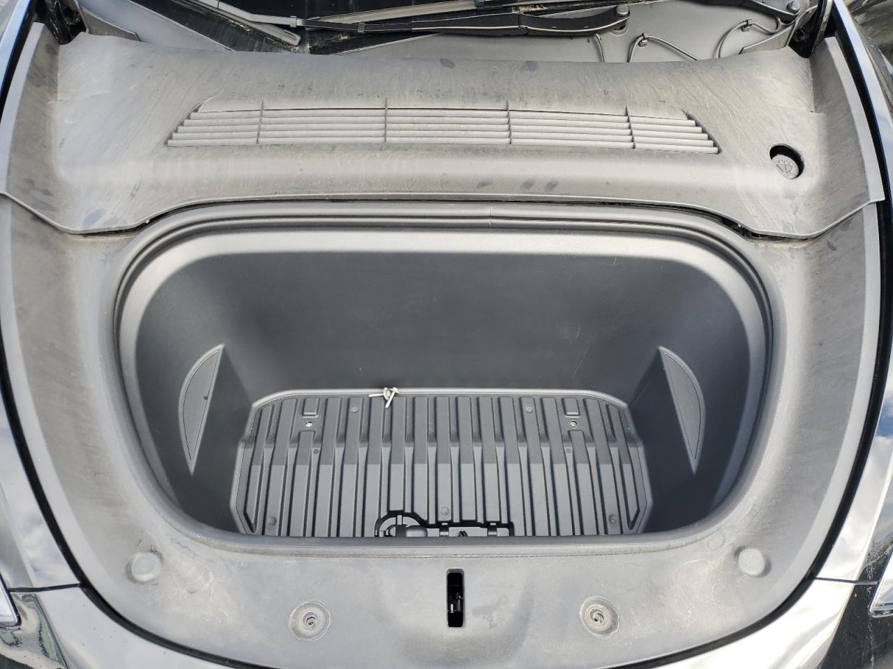 2024 Tesla Model Y VIN: 7SAYGDEE0RF002455 Lot: 93661315