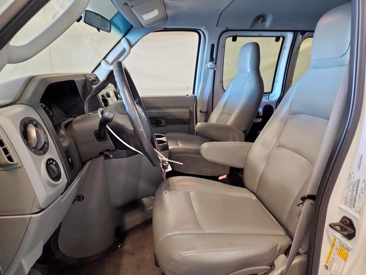 2014 Ford Econoline E350 Super Duty Wagon VIN: 1FBNE3BL2EDB21164 Lot: 92696415