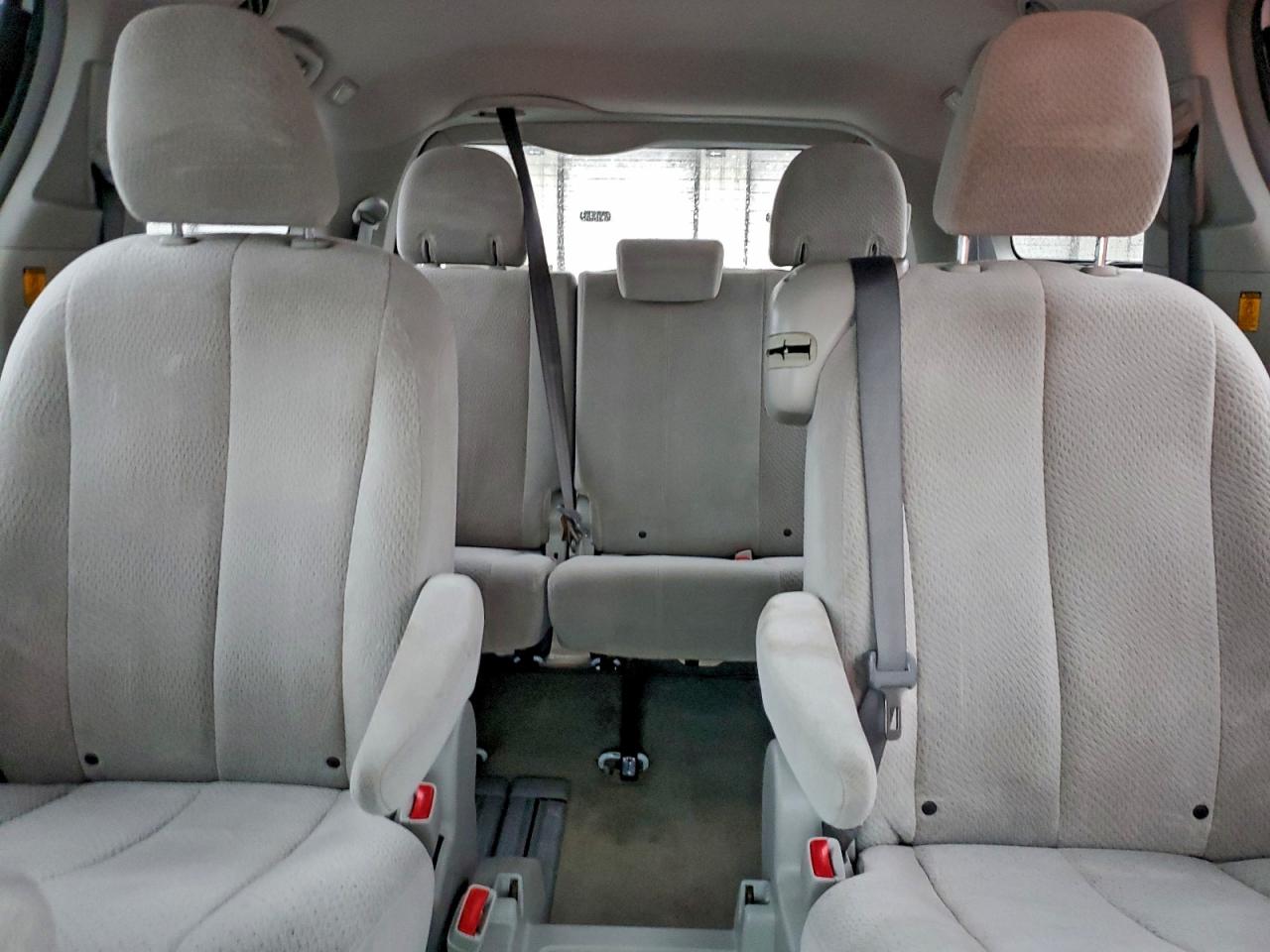 2013 Toyota Sienna Le VIN: 5TDKK3DC8DS345983 Lot: 93631305