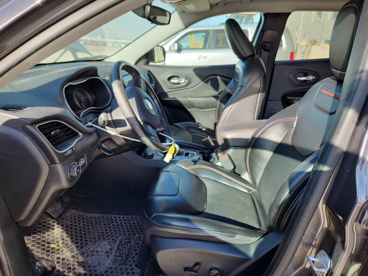 2020 Jeep Cherokee Trailhawk VIN: 1C4PJMBX2LD527404 Lot: 92480105