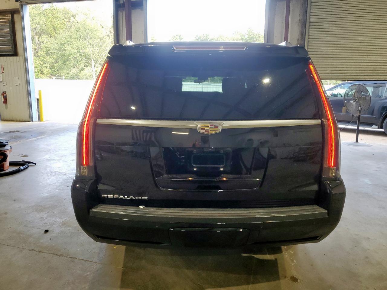 2018 Cadillac Escalade Esv Platinum VIN: 1GYS4KKJ5JR368051 Lot: 91617575