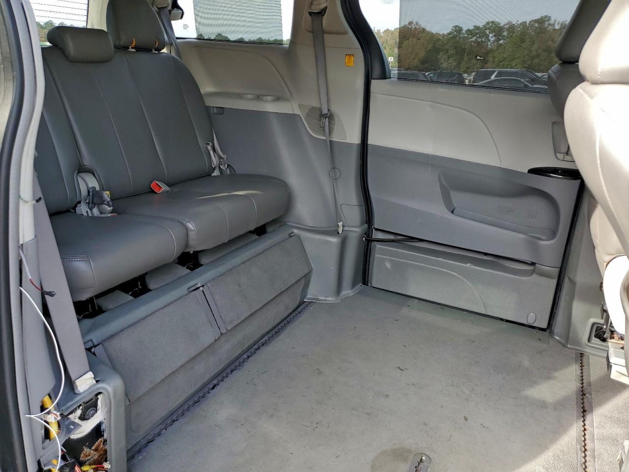 2011 Toyota Sienna Le VIN: 5TDKK3DC9BS132425 Lot: 93469515