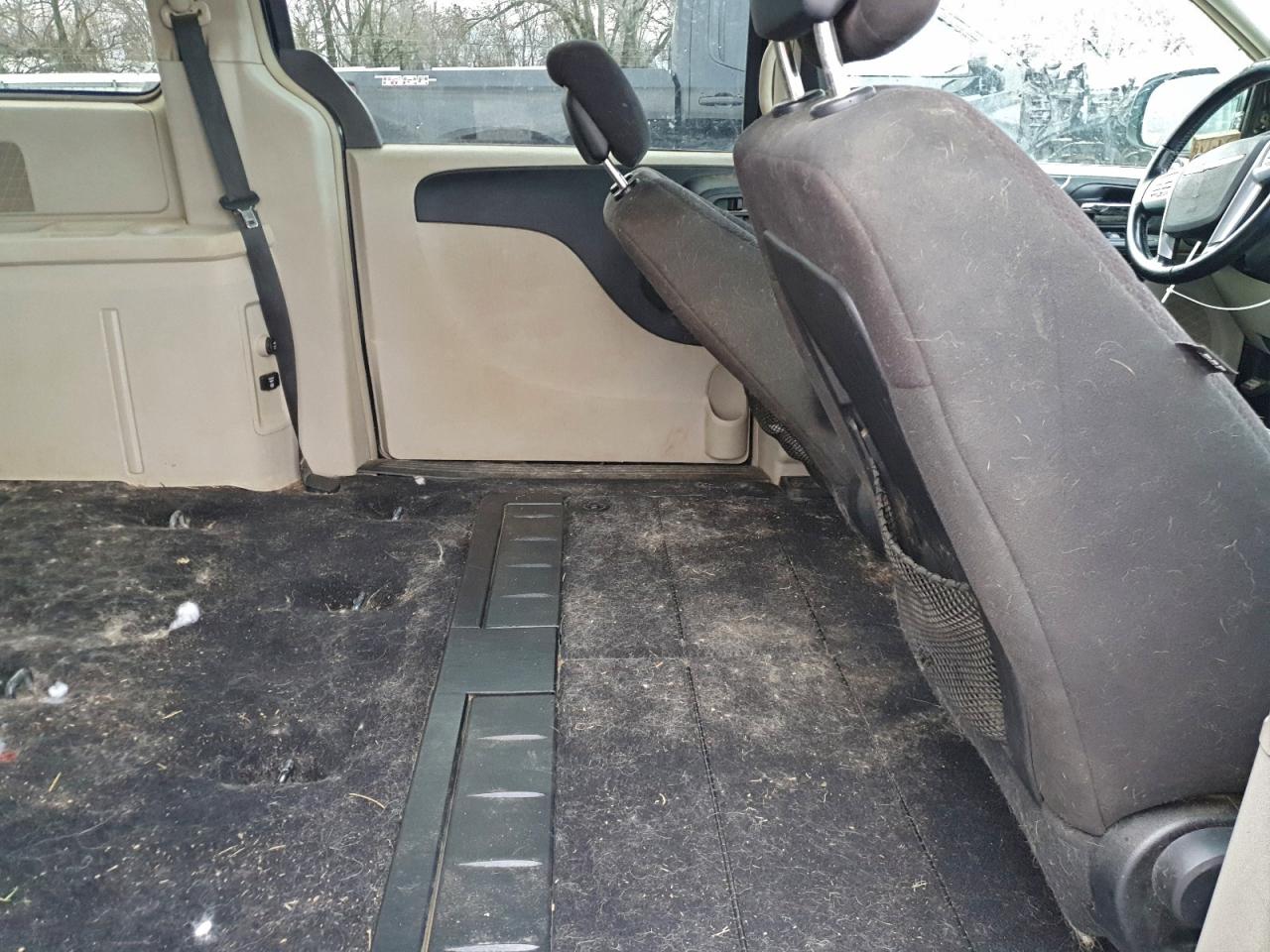 2011 Chrysler Town & Country Touring VIN: 2A4RR5DG2BR703121 Lot: 93837235