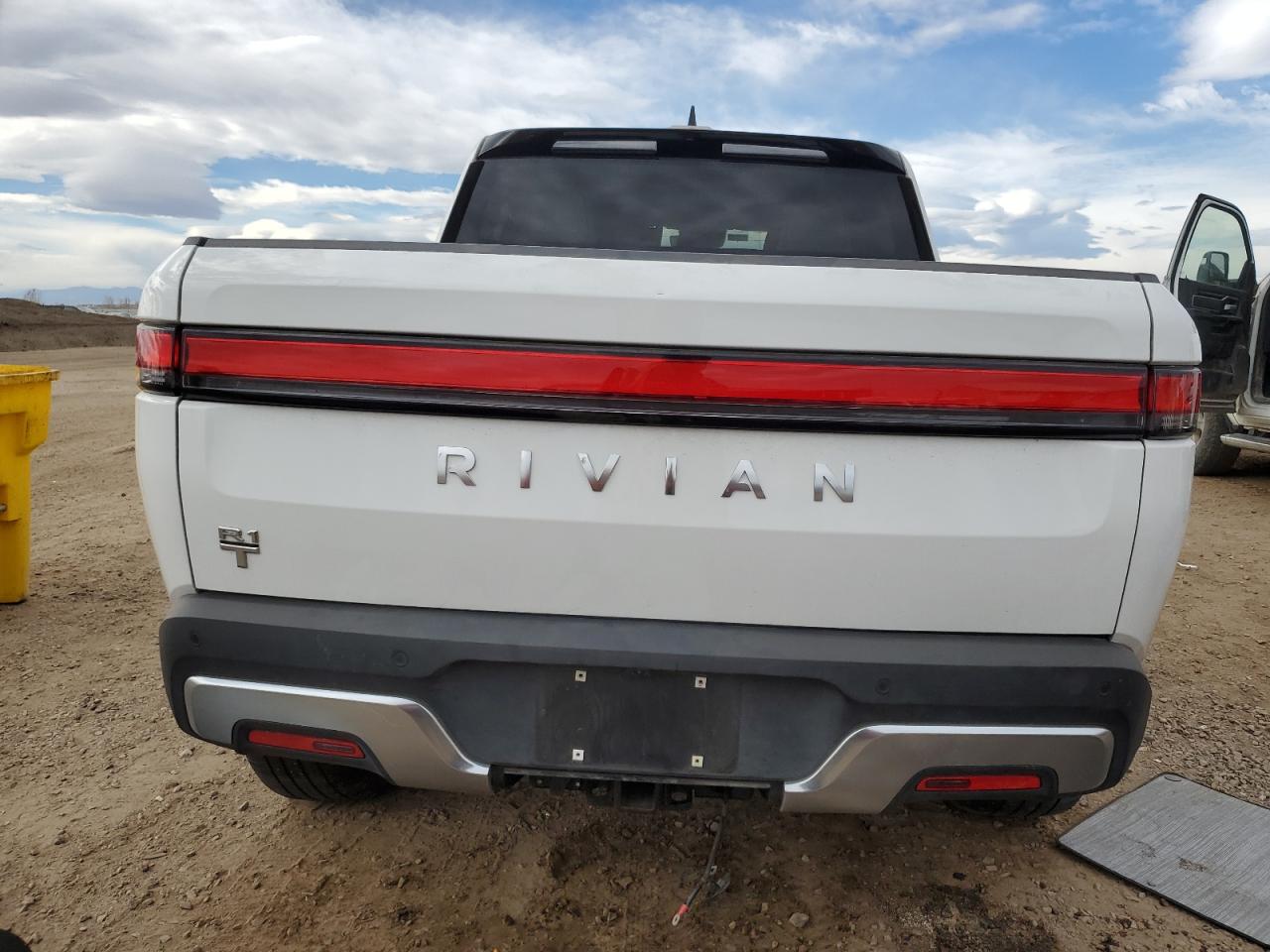 2023 Rivian R1T Adventure VIN: 7FCTGBAA5PN028136 Lot: 91627385