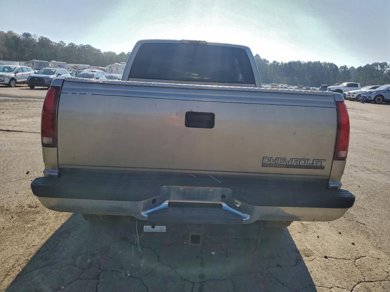 1998 Chevrolet Gmt-400 K1500 VIN: 2GCEK19R3W1269405 Lot: 94039545