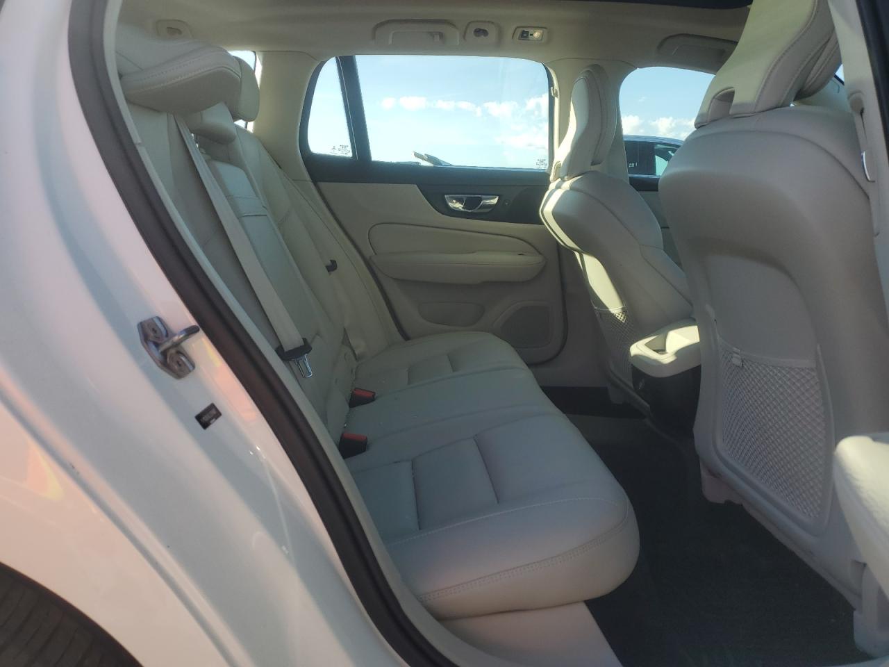 2020 Volvo V60 T5 Momentum VIN: YV1102EK0L2376887 Lot: 92214865