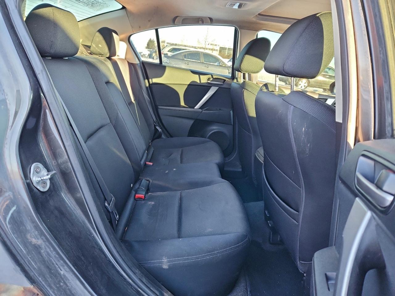 2010 Mazda 3 S VIN: JM1BL1S53A1195747 Lot: 94942585