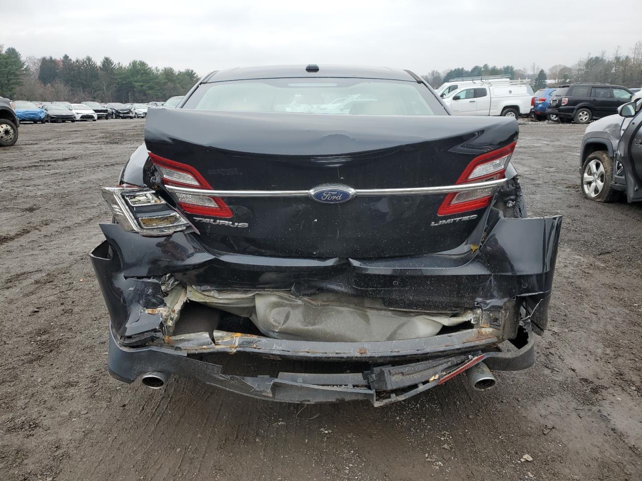 2017 Ford Taurus Limited VIN: 1FAHP2F82HG121614 Lot: 93243205