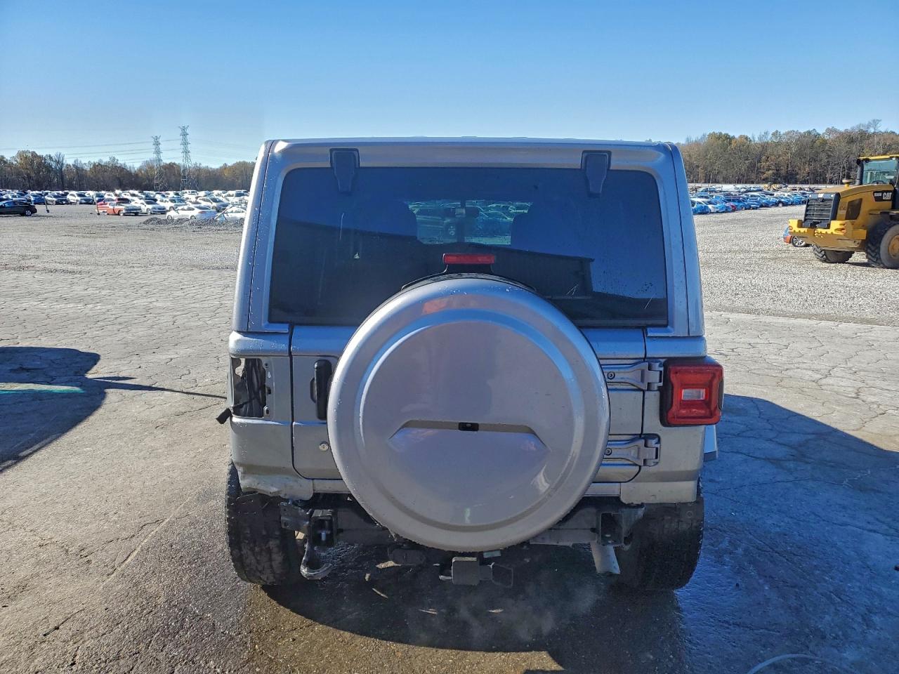 2018 Jeep Wrangler Unlimited Sahara VIN: 1C4HJXEG7JW330053 Lot: 94353525