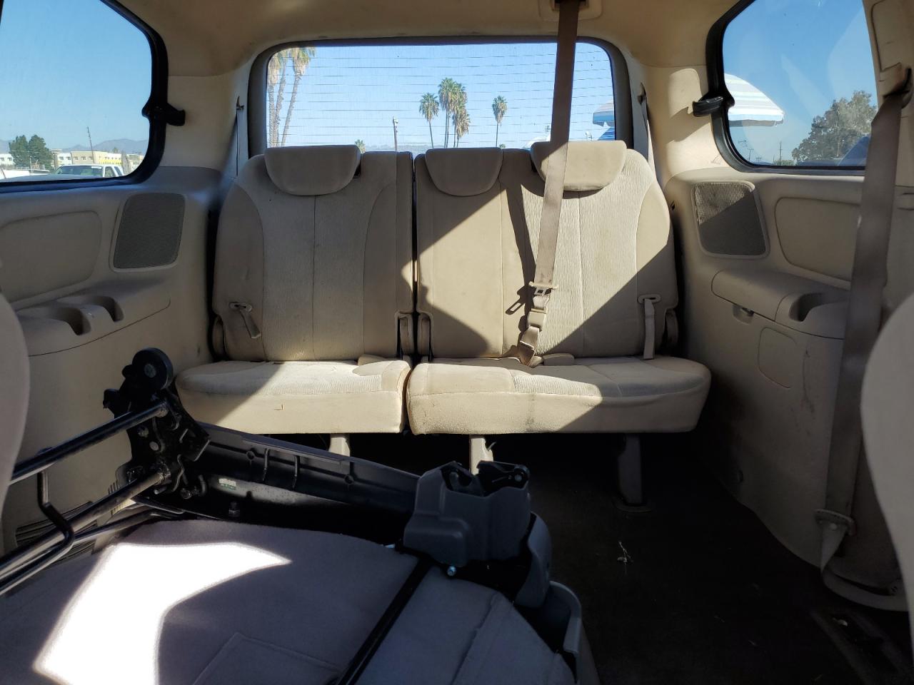 2011 Kia Sedona Lx VIN: KNDMG4C70B6377893 Lot: 92242505