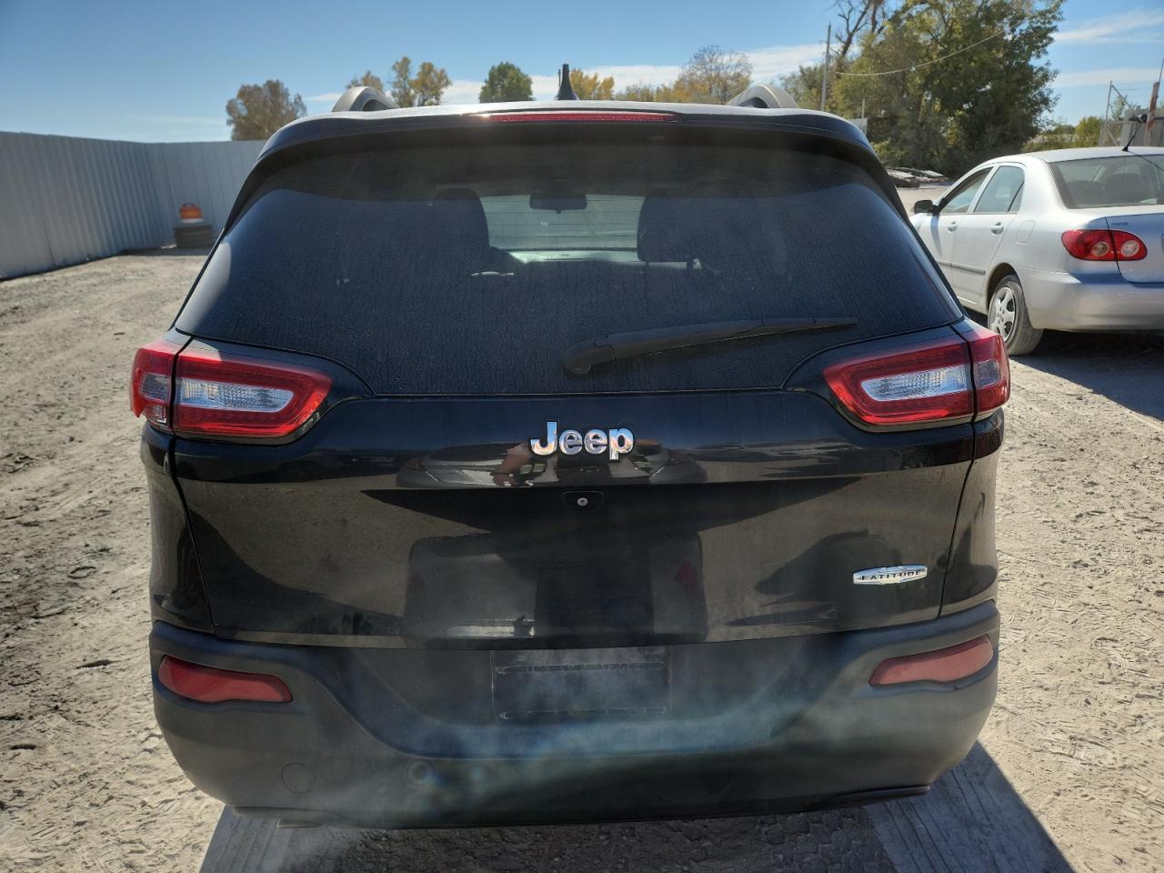 2015 Jeep Cherokee Latitude VIN: 1C4PJLCB3FW790779 Lot: 91837985