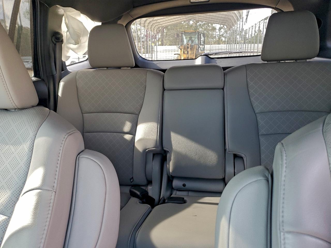 2019 Honda Passport Touring VIN: 5FNYF7H92KB000910 Lot: 94382155