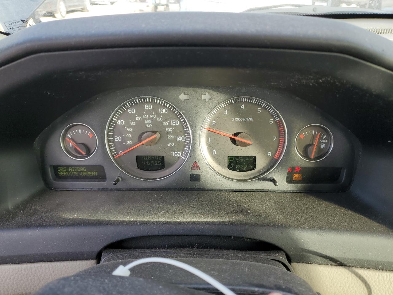 2004 Volvo S60 2.5T VIN: YV1RS59V142419556 Lot: 92820605