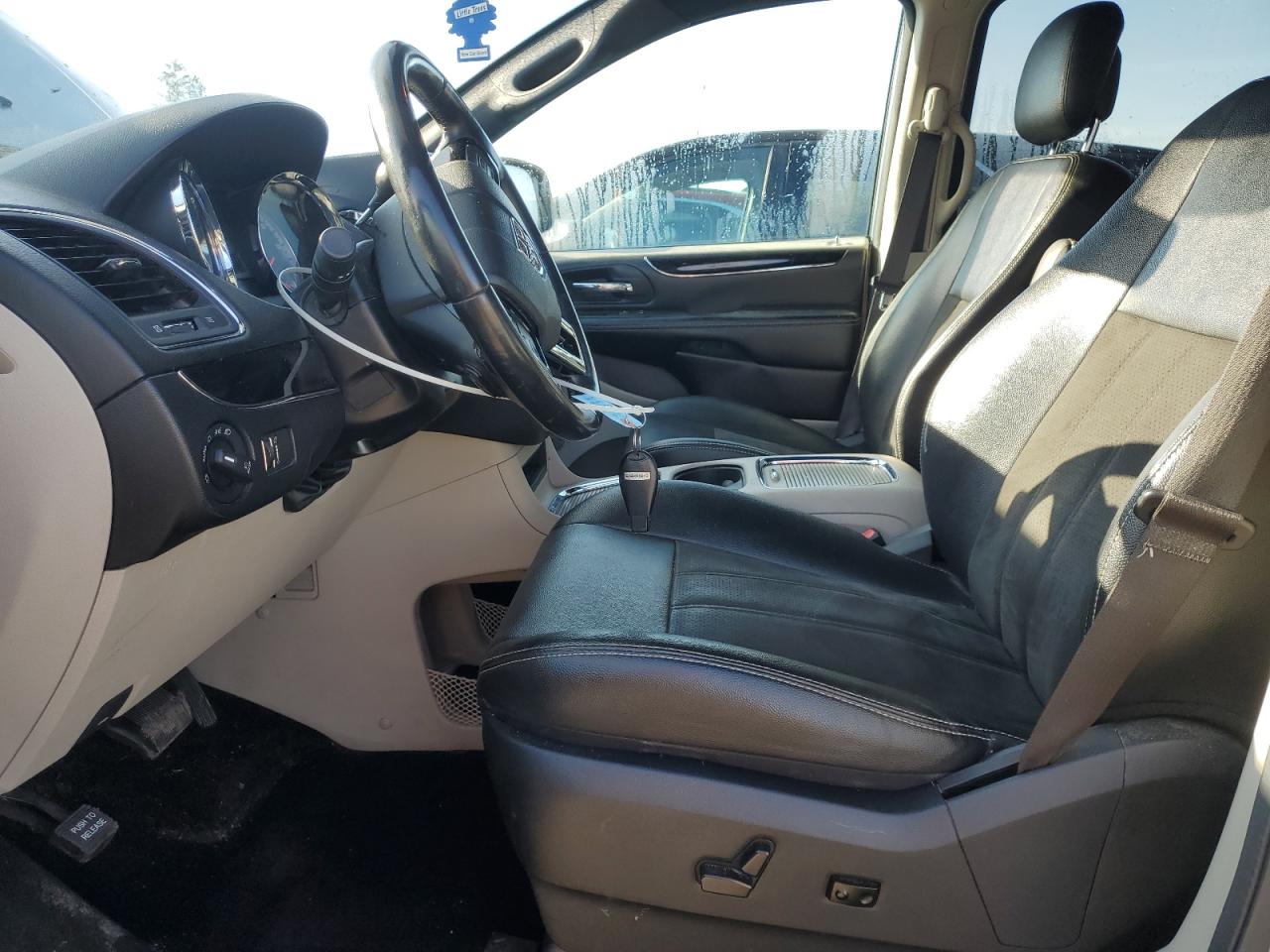 2019 Dodge Grand Caravan Sxt VIN: 2C4RDGCG9KR755363 Lot: 92884375