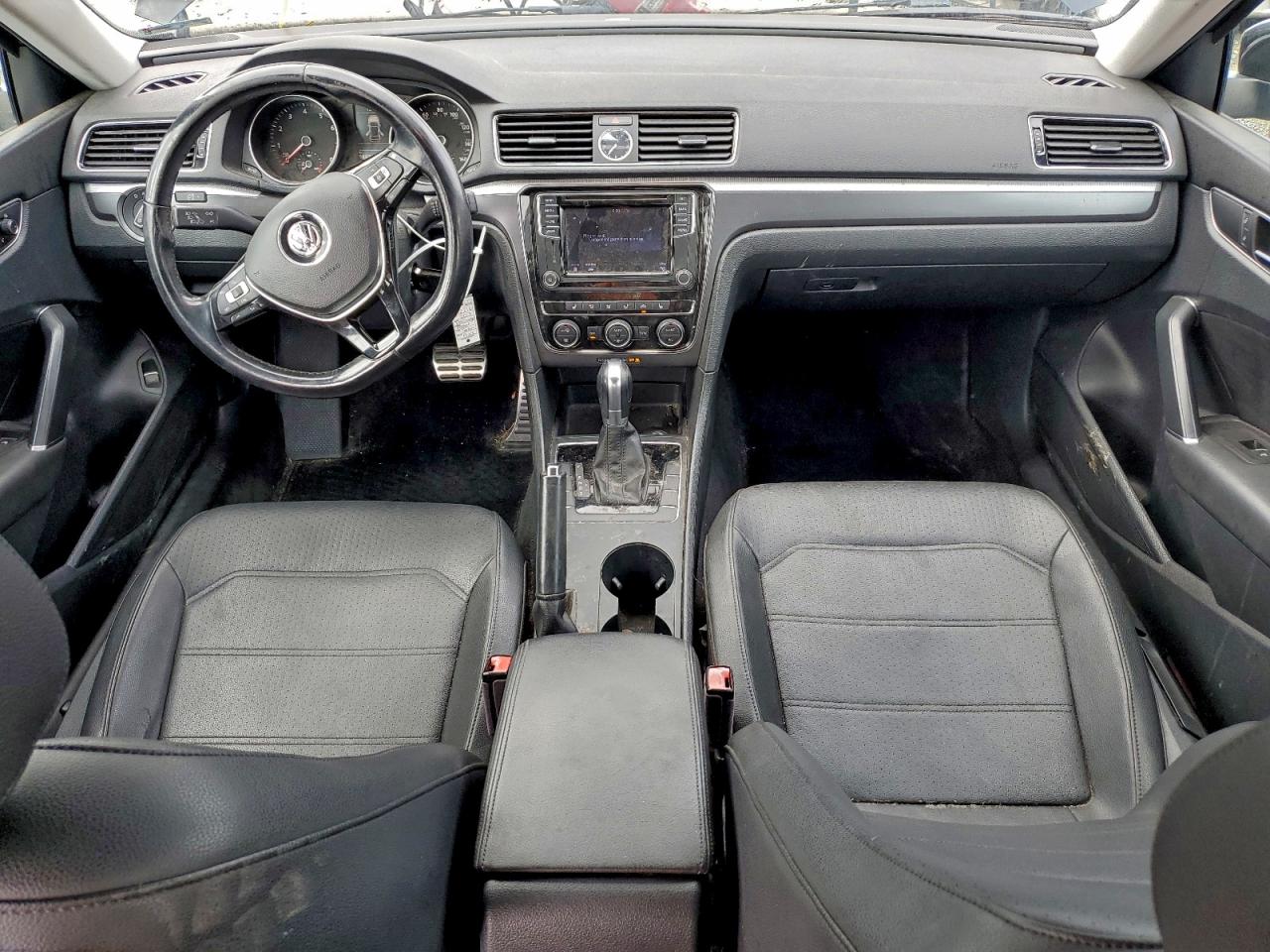 1VWDT7A34HC052216 2017 Volkswagen Passat R-Line