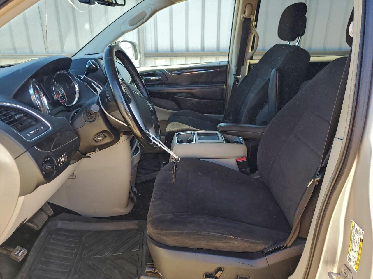 2011 Chrysler Town & Country Touring VIN: 2A4RR5DG1BR744713 Lot: 94099455